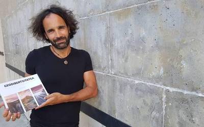 “Guk hemen inguruan duguna milioika urteko historiaren ondorioa da”