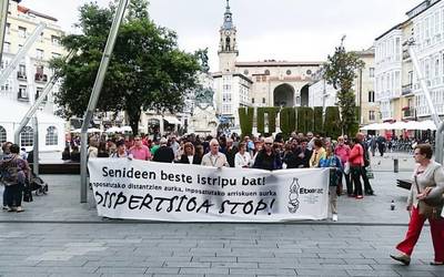 Oier Urrutia preso gasteiztarra hurbiltzea eta hirugarren gradura pasatzea onartu dute