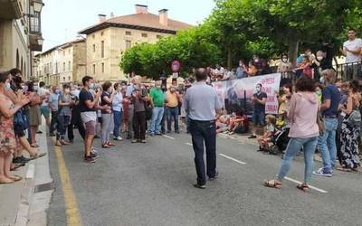 Sader enpresa kutsagarria Goiainen jartzearen kontra mobilizatu dira Legution