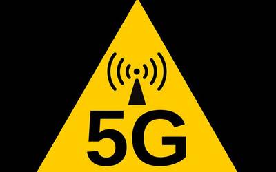 Sinadura bilketa abiatu dute, Gasteizko Udalak 5G-a baztertu dezan