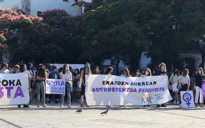 'Erasoen aurrean autodefentsa feminista' lelopean salatu dute asteburuko eraso matxista