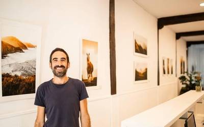 “Bertan egon arren, ezagutzen ez ditugun txokoak erakutsi gura ditut”