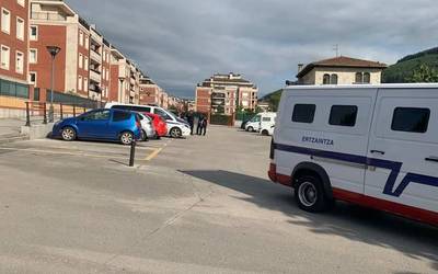 Zornotzako Munarri Gaztetxera joan dira ertzainak, hamar lagun baino gehiago batuta zeudelakoan,  "COVIDaren inguruko segurtasun kontuengatik"