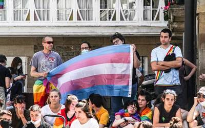 Eraso transfobo eta arrazista baten berri eman du Ikusgunek