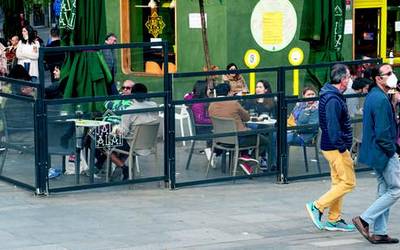 Hamar pertsona baino gehiagoko bilkurarik ezingo da egin Araban, Bizkaian eta Gipuzkoan