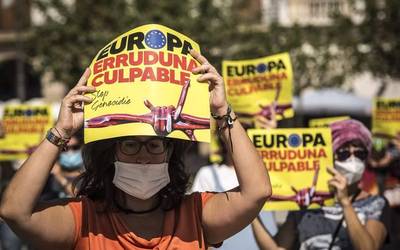 Europaren migrazio politikak salatu dituzte Iruñean