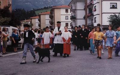 Sasoi bateko euskal jaien giroa berreskuratuz