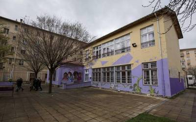 Emakumearen Arretarako Udal Zerbitzua Arrotxapeko Carbonilla eraikinera itzuli da