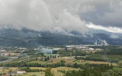 Haize-orratza ipar-mendebaldera begira ipini da