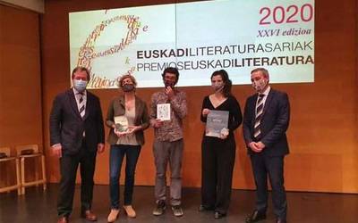 Iñigo Astiz eta Miren Asiain nafarrak saritu dituzte Literaturako Euskadi sarietan