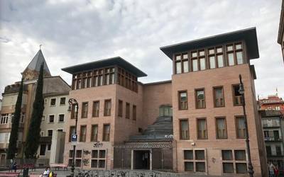 Lehen arretaren gabeziak salatzeko elkarretaratzeak egingo dituzte gaur osasun etxeetan