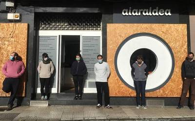 Aiaraldea Kooperatiba Elkartea lanean ari da gaur, euskal egutegia baliatuta