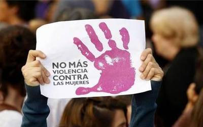 Iruñeko mugimendu feministaren lana Maiaren "mehatxupean" dagola salatu dute