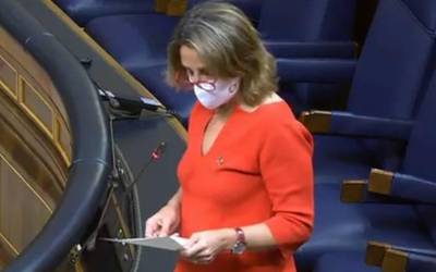 Esa handitzeko lanak gelditzeko agindua eman izana gezurtatu du Ribera ministroak