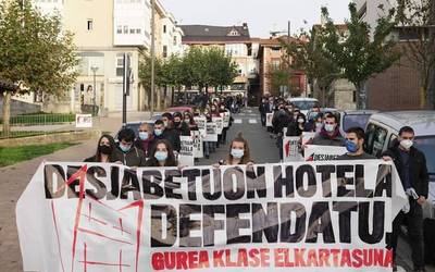 Desjabetuon Hotelaren alde mobilizatu dira Legution