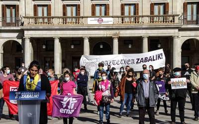 "Gasteiztarrok gaztetxea zabalik nahi dugu"