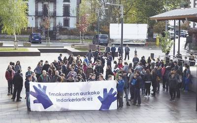 Genero indarkeriaren aurka antzerkia eta bizikleta martxa antolatu dituzte Baztanen