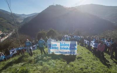 Izan Bidea ekimeneko ekintzak iruditan