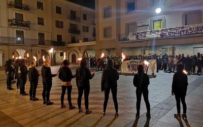 Herritarrei deia azaroaren 25eko elkarretaratzearekin bat egiteko