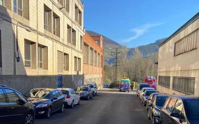 Behargin batek lan-istripua izan du Elorrion, eskailera batetik behera jausita