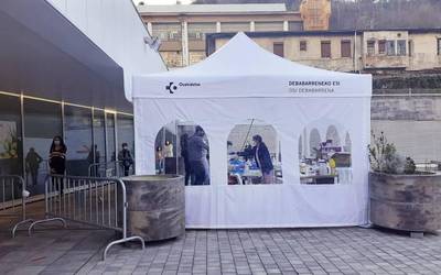 Momentuz, 200 bat herritarrek hartu du txanda PCRak egiteko