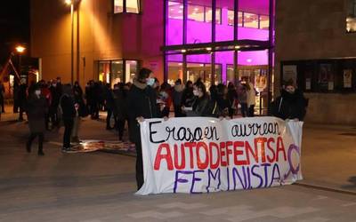 "Aske izateko dugun armarik zorrotzenak emakumeen arteko sareak dira!"