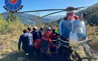 Ertzaintzak laguntza eskatu die herritarrei Luiaondon bi pertsona harrapatu zituen motor gidaria identifikatzeko