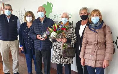 Ezkonduta urrezko ezteiak bete dituzten hiru bikote omendu dituzte