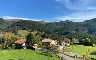 Kaletarrak diren herritar askok Garai bueltako landa eremuan topatu dute arnasgunea itxialdian