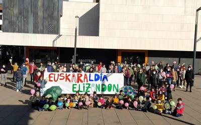 Elizondoko eta Oronoz-Mugairiko herritarrek ere bat egin dute Euskaraldiarekin
