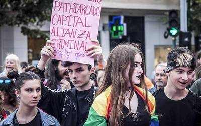 LGTBI+ kolektiboaren aurkako erasoei aurre egiteko protokoloa garatuko du Iruñeko Udalak