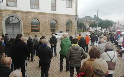 Larunbateko manifestazioan parte hartzera dei egin dute pentsiodunek