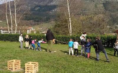 Euskararen Nazioarteko Eguna eskoletan ospatu dute aurten herriko ikasleek