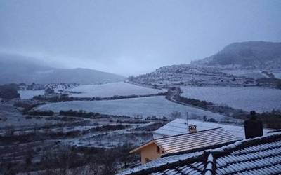 Lehen elurteak Arabako bazterrak zuritu ditu