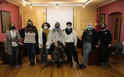 Gaztetxoen aisialdia aztertzeko mahaia eratu dute