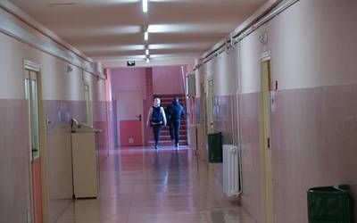 38 ikasle konfinatu dituzte