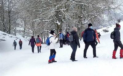 Erreskate-taldeak mendizale bat artatu du Urbian