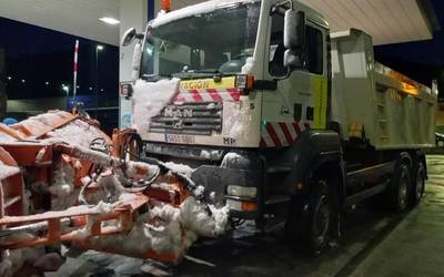 Elurrak estali ditu errepideak gaur gauean, eta joera horri eutsiko dio egunean zehar