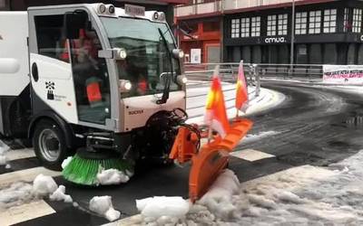 Elurtuta esnatu dira gaur Bergarako kaleak, malutak aurreikuspenak baino beherago erori direnaren seinale