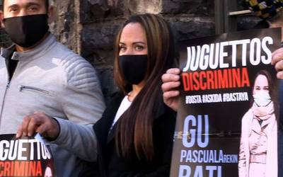 Pascuala Amadorrek pairatutako diskriminazioa salatu dute