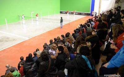 Finalerdietako bi partida esturen ondotik erabaki dira XXI. Paxaka txapelketako finalistak
