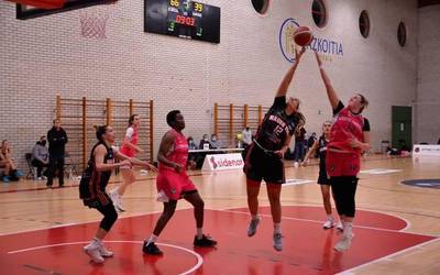 Maristas Coruña taldeak ezin izan du Azkoitia-Azpeitia ISB taldea menderatu