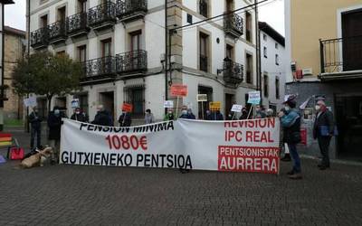 Pentsio duinen alde manifestatzera deitu dute