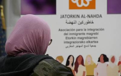 Emakume etorkinen ahalduntzerako aukerak eta estrategiak landu dituzte Beasainen