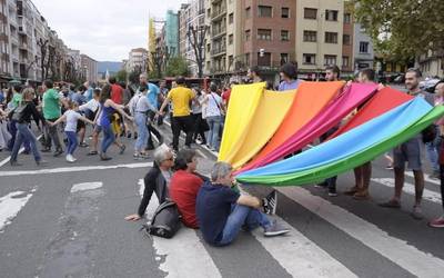 "Lanek ez dituzte gaur egun plazak dituen arazo nagusiak konpontzen"