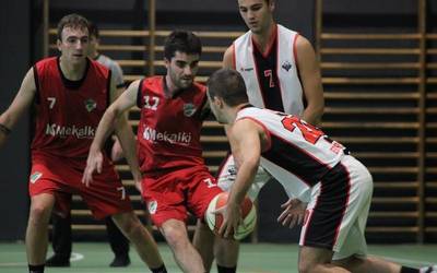 Ligan ez jokatzea erabaki du Aloña Mendiko saskibaloiko talde nagusiak