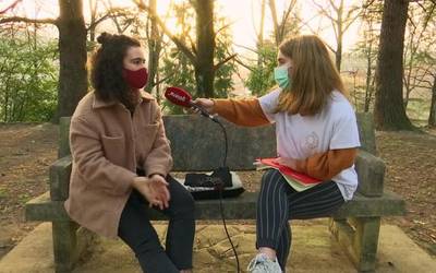 Leire Caceres: “Hitz-jokoetatik hasi zen ilustrazioak egiteko inspirazioa”