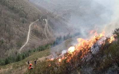 Asteburu honetan ere larreak erretzen aritu dira Arantzan