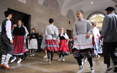 Lehen Herritik Auzoetara egitasmoa egingo du Bizkargi musika eta dantza eskolak