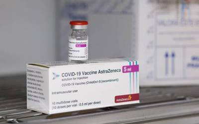Nafarroan ere AstraZenecaren txertoa paratzeari utzi diote